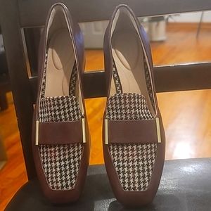 Size 5 Women's Brown and Cream Rockport  Leather Loafers- Esma  NWOT or Box.
